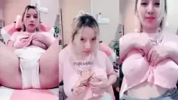 Cici Seksi Mengelus-elus Vagina Terbuka Lebar