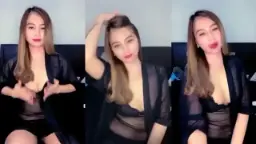 Gadis Muda Montok Mainin Payudara Di Siaran Langsung