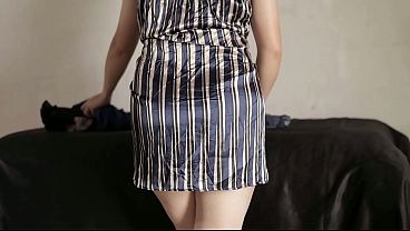 Gadis Indo Tanpa Celana Dalam Lagi Beres-beres Tiba-tiba Dihantam Kontol Dari Belakang