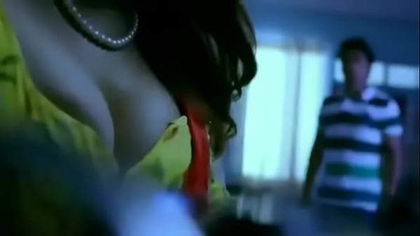 Desi Bhabhi Bergairah, Rayakan Asmara Yang Menggoda