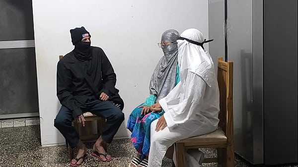 Ritual Pacaran Arab! Pasangan Serong Minta Nasihat Di Depan Pendeta Arab, Berakhir Dengan Hubungan Intim Yang Panas. Film Porno Arab Latin.