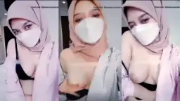 Camilla Bergoyang Dalam Hijab Panas 2023