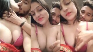 Devar Nakal Meremas Payudara Susu Bhabhi Yang Telanjang