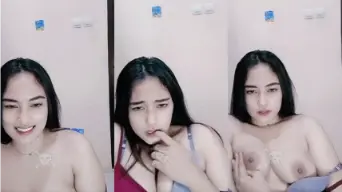 Kak Xaquila Remas Payudara Montoknya Yang Menggoda