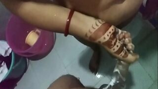 Pasangan Pengantin Baru India Bikin Panas Dengan Adegan Mesra Dalam Video Seks Bangla Yang Menggairahkan