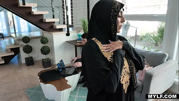 Kylie Kingston Selalu Takut Mengakui Hasrat Terlarangnya, Apalagi Dengan Imannya Yang Begitu Taat.