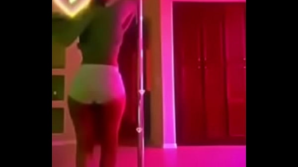 Penari Telanjang Desi Yang Menggoda