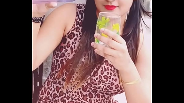 Cewek India Lagi Ngangkang, Posisi X Bikin Makin Liar