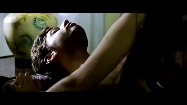 Adegan Panas Dan Menggairahkan Di Film Bollywood