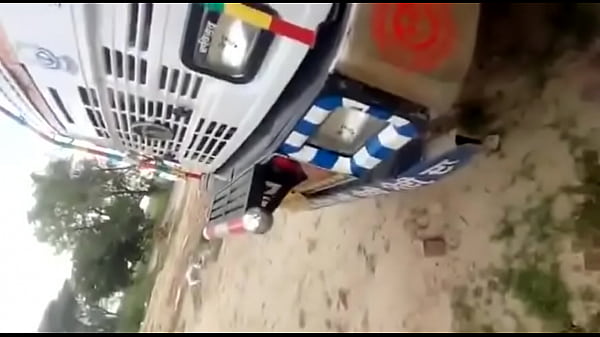 Goyangan Panas Di Atas Bak Truk