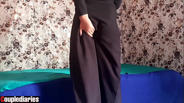 Istri Berhijab Arab Panas Dan Menelepon Kekasih Gelapnya