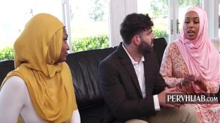 Ibu Tiri Berhijab Paksa Anak Tirinya Hamil, Meski Harus Dikentot Ayah Tirinya Sendiri