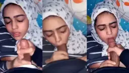 Jilbab Cantik Dimampatkan Kontolnya Sampai Muncrat.