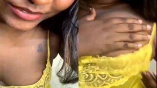 Live Streaming, Cewek India Selatan Pamer Tetek Gede Banget