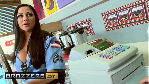 Seragam Ketat, Toket Gede Goyang-goyang – (audrey Bitoni, Honey White, Johnny Sins) – Boston Cream – Brazzers