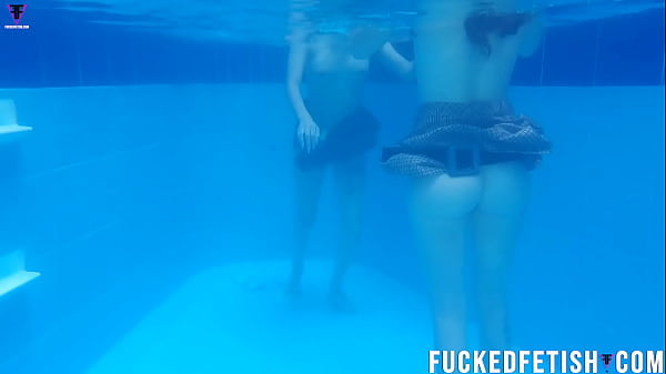 Yessica Bunny Dan Helen Bintang Nakal Main Basah-basahan Di Kolam Bikin Ngaceng.