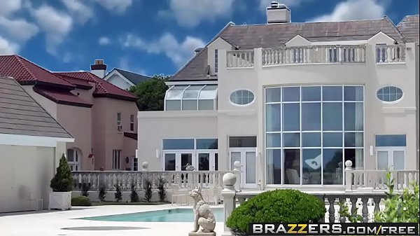 Nonton Angelina Valentin Di Brazzers – Bokong Gede Suka Yang Besar, Dua Kontol Sekaligus Di Memek Dan Di Bokong, Adegan Paling Mesum