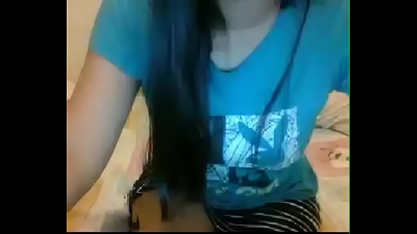 Ngentot Bareng Cewek Indo Seksi Di Camfrog, Sambil Col* Col*