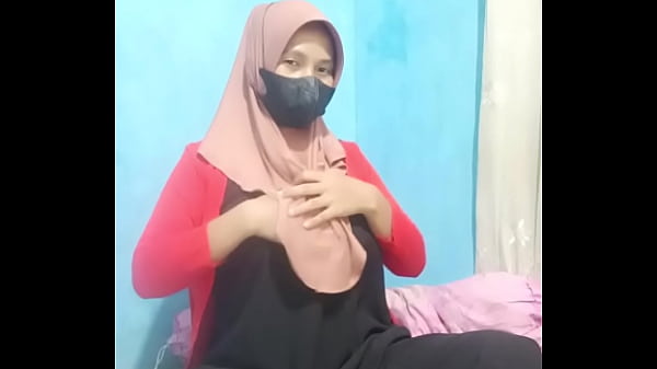 Gadis Berjilbab Mainin Dildo Saking Nikmatnya Sampai Crot