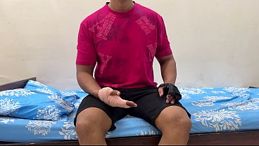 Ibu Tiri Bantu Anak Tiri Yang Luka Mandi, Lalu Menggoda Dan Berujung Ngentot Sampai Puas.