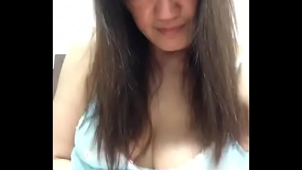 Cewek Asia Mesum Christy Jari-jarinya Mainin Memek Basah