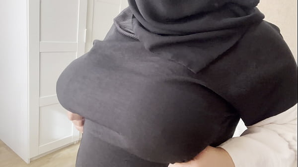 Teman Punya Istri Arab, Dia Buka-buka Dadanya Sampai Kelihatan.