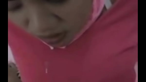 Hijabnya Dibuka, Nafsu Pun Meledak.
