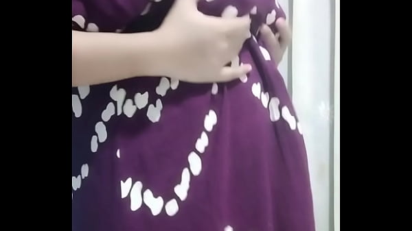 Buka-bukaan! Bu Guru Hijab Sange Pamer Becek