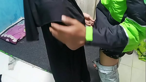 Prank Ajak Ojol Kencengin Kontol, Bikin Makin Pengen Ngentot.