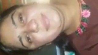 Crot Bhabhi Pasrah Digojlok Di Video Mms