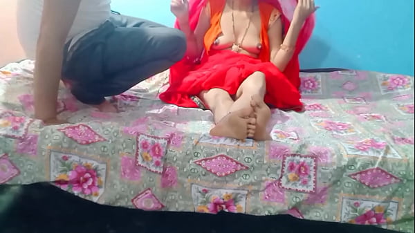 Bhaabi Jab Ghar Mein Akeli Thi, To Devar Ke Saath Masti Mein Apna Petticoat Utha Diya.