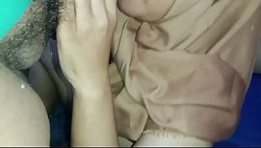 Istri Teman Minta Digenjot, Main Jilmek Di Kamar, Minta Diisi Sampai Puas