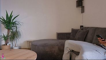 Ibu Tiri Ngeliat Kontol Kaku Anak Tiri Pas Lagi Bersihin, Langsung Bantu Dia Crot Di Pantat Gede Bulatnya.