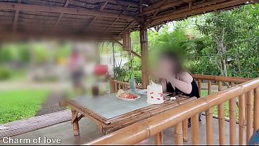 Keluar Sama Orang Asing, Thai, Langsung Crot Di Tempat Umum.