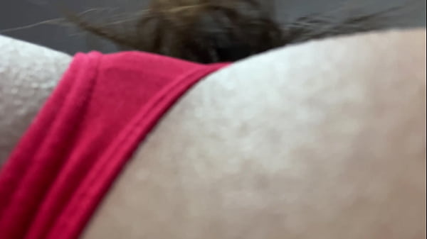 Duduk Di Muka, Pandangan Bawah, Dihina Oleh Ibu Asia Seksi