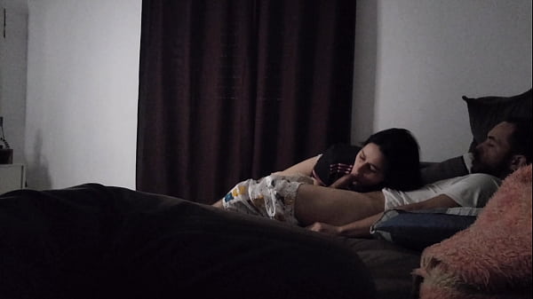 Tia Pervertida Siapin Sofa Biar Bisa Rebahan Mesum Bareng Ponakan