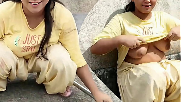 Janda Muda Istri Orang, Mesum Di Atap Rumah, Desahan Panas Desa, Video Sex Hindi Bikin Makin Erotis.