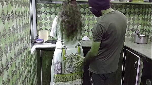 Bini Tetangga Lagi Sibuk Masak Di Dapur, Tiba-tiba Digaruk Dari Belakang, Suara Desahan Bikin Makin Panas, Hindi Audio Xxx.