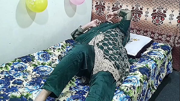 Seorang Istri Orang India Panggil Cowok Muda, Langsung Digasak Dengan Nafsu, Suara Hindi Panas Bikin Makin Liar.