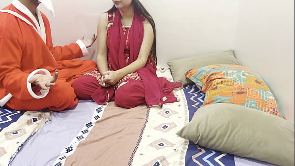 Tahun Baru 2026 Video Bokep Paling Hot Dengan Dirty Talk Bahasa Hindi Peran Saarabhabhi Seksi Dan Sange Sama Santa