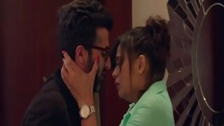 Artis India Papan Atas Ciuman Bibir Panas Bikin Makin Menggairahkan