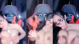 Guru Ezzha, Toket Gede Ngegas Sampai Naga Naga