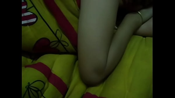Desi Bhabhi Lagi Mesra Sama Tetangganya, Badan Basah Keringetan.