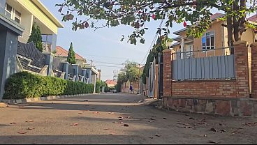 Astaga, Seorang Ibu Arab Colmek Di Luar Rumah Dekat Pinggir Jalan Bikin Lihat