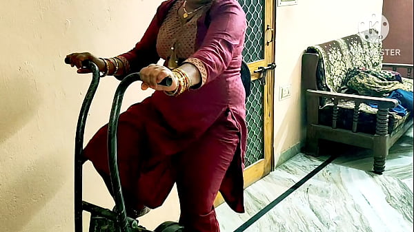 Bhabhi India Colok Kontol Anak Gym Di Ruang Ganti