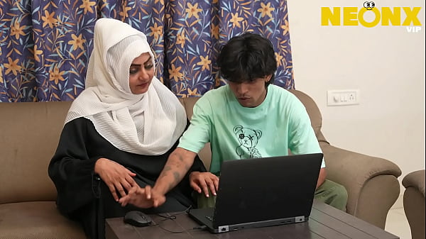 Hijab Gadis Ketahuan Kakak Tiri Lagi Mainin Diri